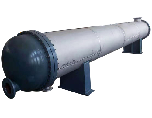 <b>我廠(chǎng)生產(chǎn)的列管式冷凝器(列管式換熱器) ，按材質(zhì)分為碳鋼列管冷凝、不銹鋼列管式冷凝器和碳鋼 與不銹鋼混合列管式冷凝三種，按形式分為固定管板式、浮頭式、U型管式換熱器， 按</b>