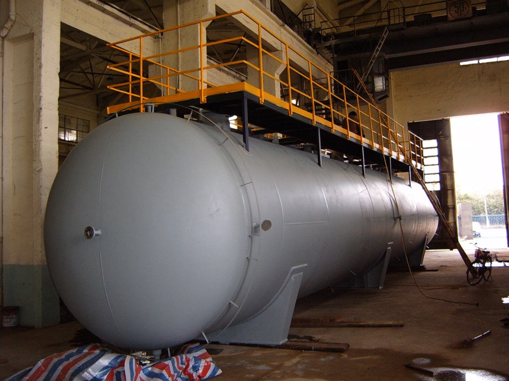 <b>合理選配鍋爐容量 對于鍋爐容量設計的選配，過(guò)去往往按規范要求，依據最大熱負荷來(lái)確定鍋爐容量，熱負荷的波動(dòng)只能通過(guò)鍋爐燃燒來(lái)調整相匹配，不但加大了成本投資，而且鍋爐常</b>